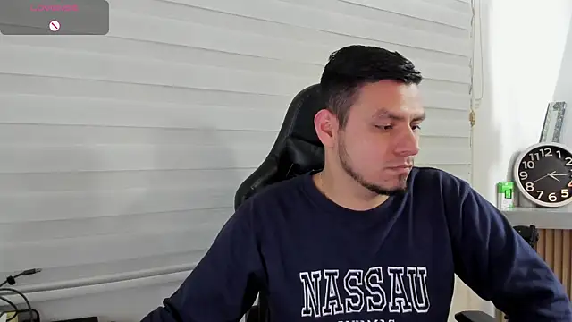 Rick_Adams Show in webcam