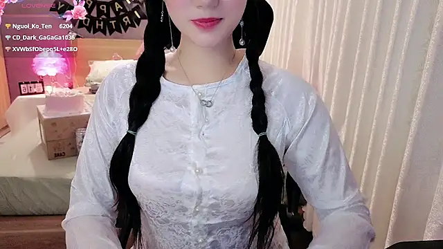 دردشة JENNIE-16 الجنسية المباشرة