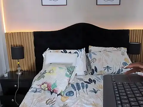 Pauline_Fox: онлайн-секс-чат