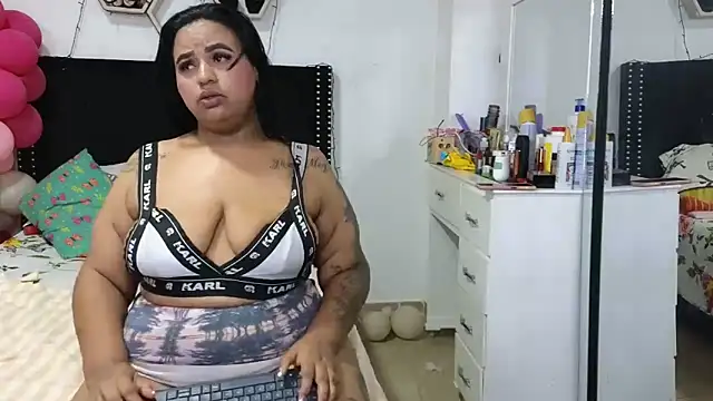 charlotte_077: απευθείας συνομιλία ΧΧΧ