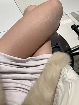 littleqiu Chat XXX in diretta