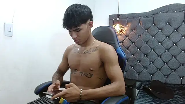 luka_big18's Live XXX Chat