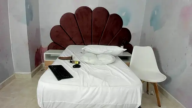 Chat XXX en directo de KAMI_HUGEASS