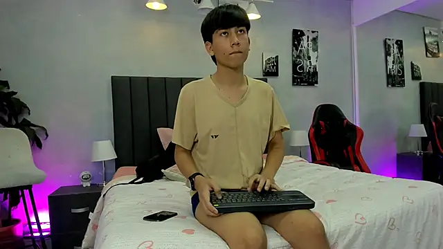 Raphael_NyonのライブXXXチャット