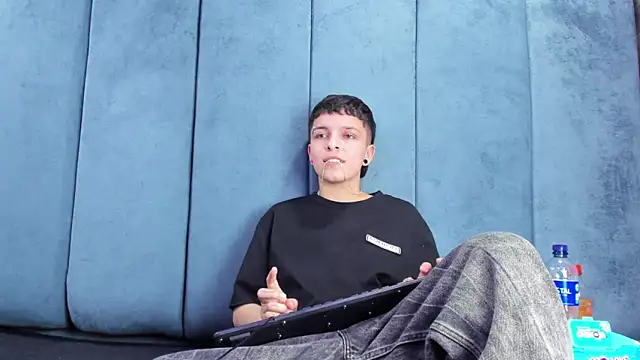 Megan_Thompson_ Live XXX-chat