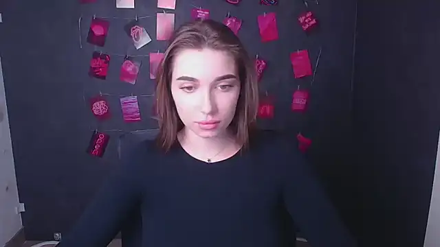 NikaMystic Adlı Modelin Canlı XXX Sohbeti