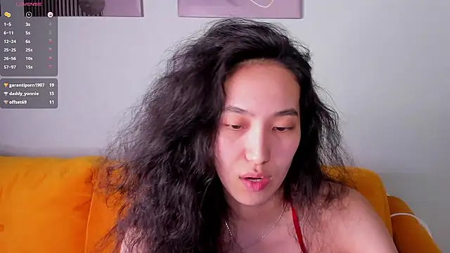 FlirtyAura Live XXX-chat