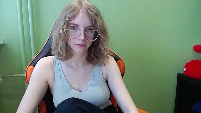 Chatroom XXX en direct de juicyPenny