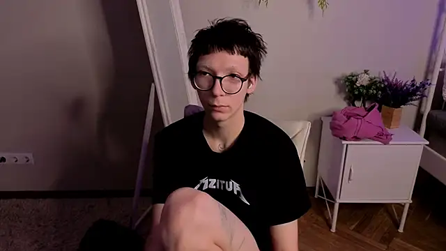 Show modela Tommy_Stars na web-kameri