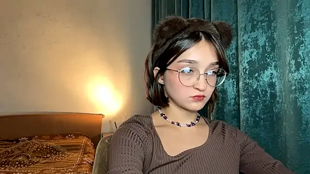 Nyvel Chat XXX in diretta