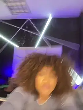 riri_brunnete – Live XXX-chat