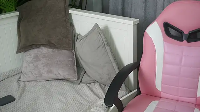 LanaReals live XXX chat