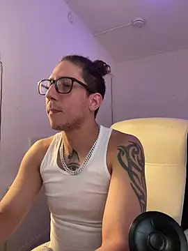 XXX chat uživo modela TitanNoir