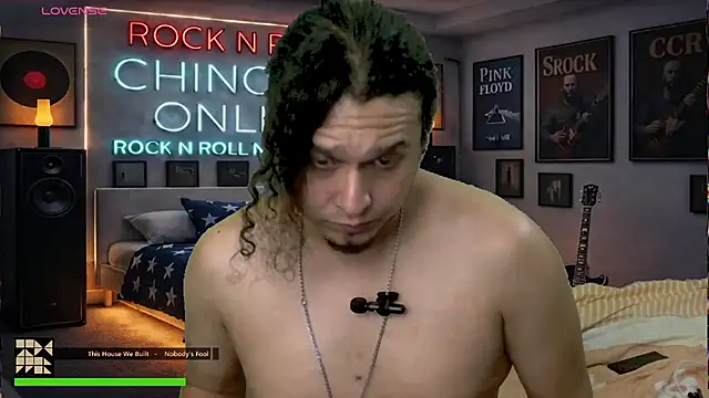 Show modela chino_roz na web-kameri