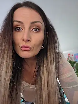 AnnaMaria- 即時 XXX 聊天