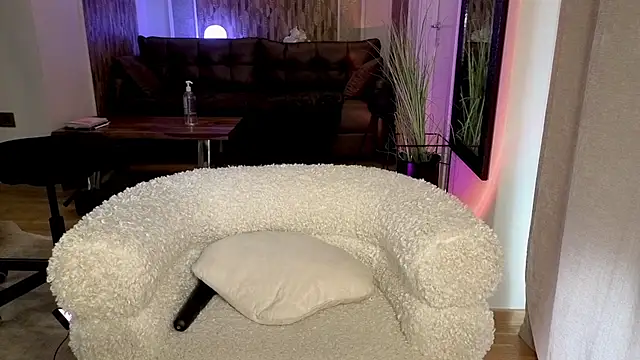 MiaRouge Chat XXX in diretta