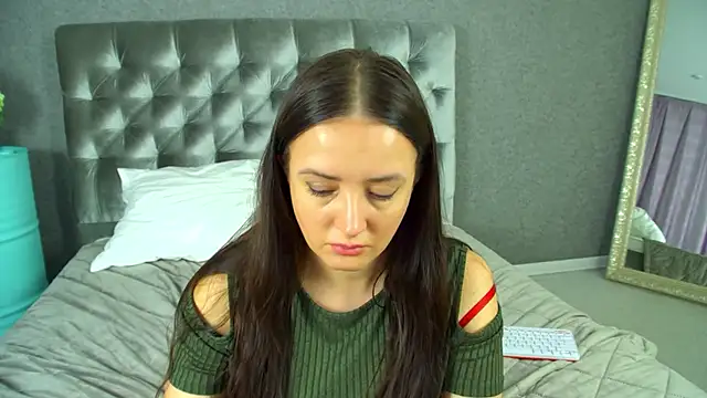 ElinaBelluccin Live XXX chat