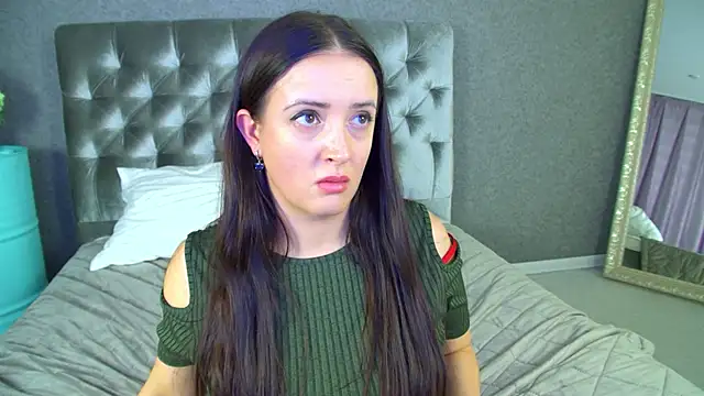 ElinaBellucciのライブXXXチャット