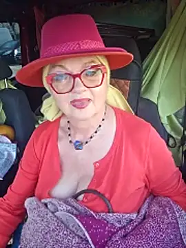 Hot-Muci's Live XXX Chat