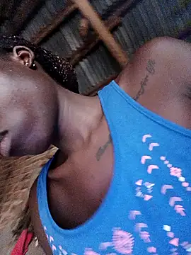 holygrail001: διαδικτυακό σόου στην κάμερα