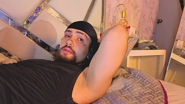 Benny_and_Mark's Live XXX Chat