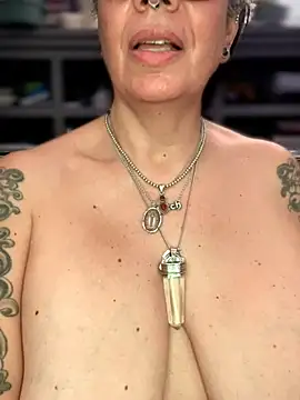 Chat +18 de dieseldame1313 ao vivo