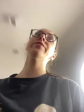 MartiniiSelenna Adlı Modelin Canlı XXX Sohbeti