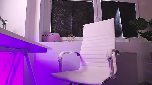 LeiaCrane Adlı Modelin Canlı XXX Sohbeti