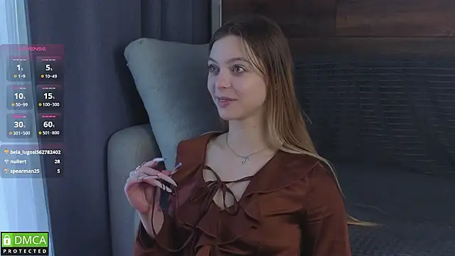 EmilieLong Adlı Modelin Canlı XXX Sohbeti