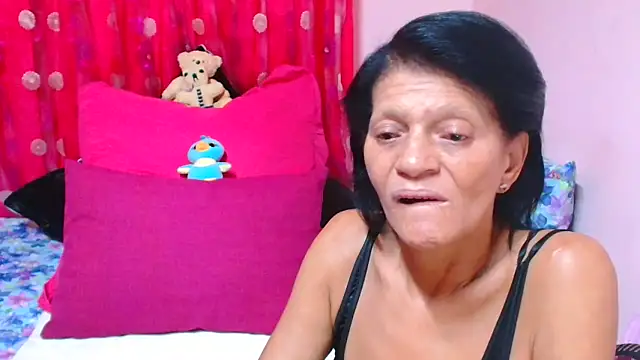 Show modela SLUTTYROXY na web-kameri