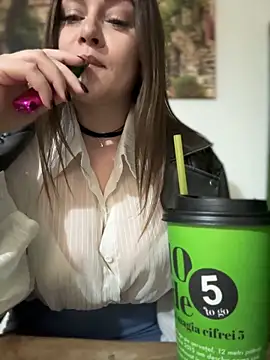 دردشة CrazyTori الجنسية المباشرة