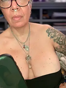 dieseldame1313 live XXX chat