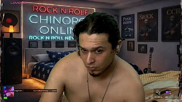 chino_roz Show in webcam