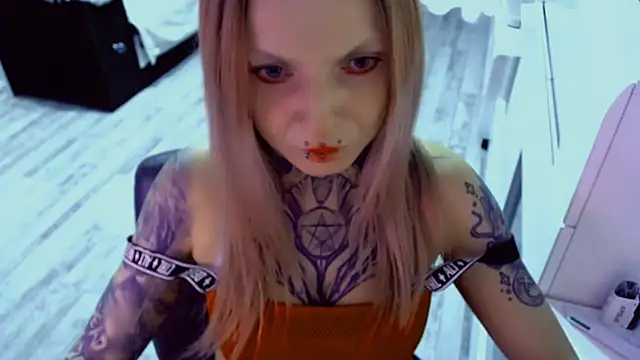 InesGold's Live XXX Chat