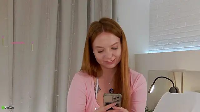 NikaDines' Live XXX Chat