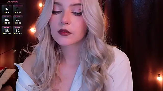 ShyniAlice: онлайн-секс-чат