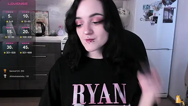 linaa__tyaan's Live XXX Chat