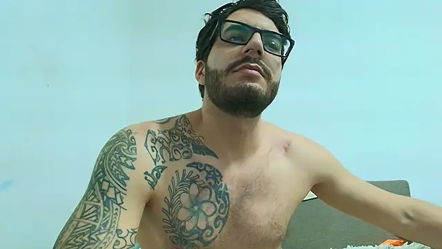 thomas_gun Live XXX-Chat