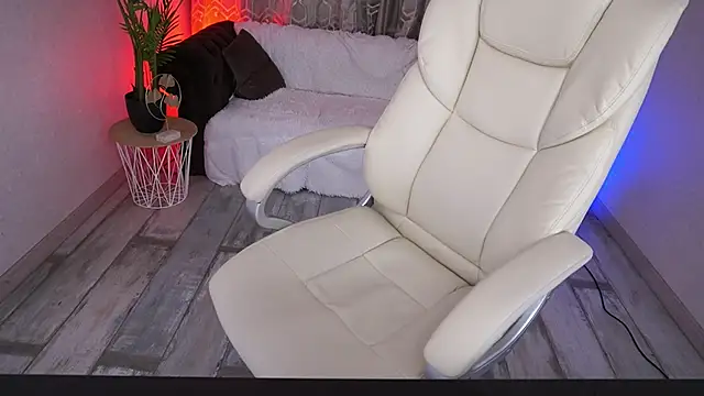 LioraFox's Live XXX Chat