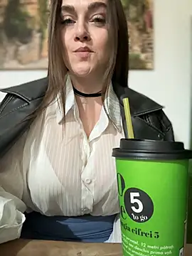 CrazyTori Adlı Modelin Canlı XXX Sohbeti