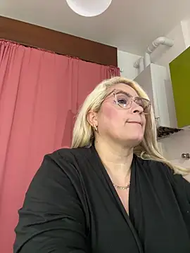 x_elena_x's Live XXX Chat