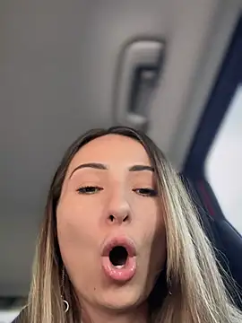 Wonder_Kari Adlı Modelin Canlı XXX Sohbeti