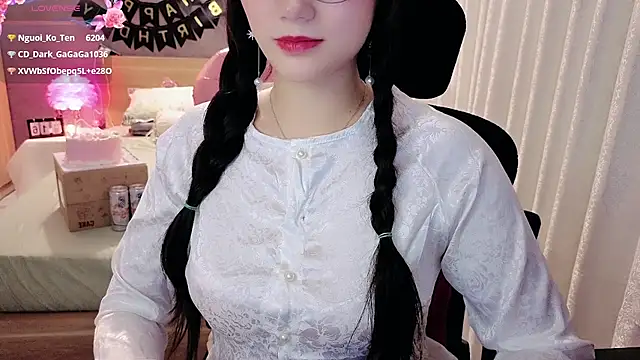 Živý XXX chat JENNIE-16