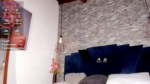 Emily_Brown18 即時 XXX 聊天