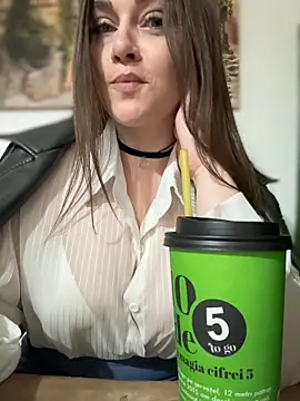 XXX chat uživo modela CrazyTori