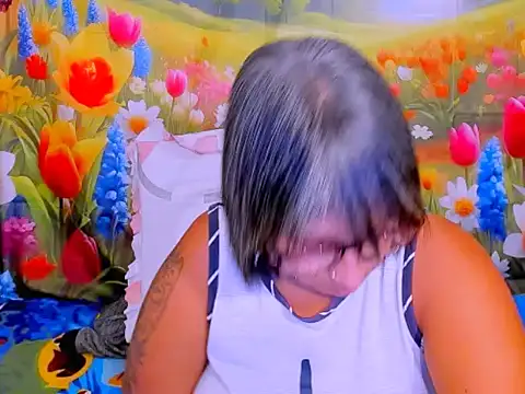 indianroxy's Live XXX Chat