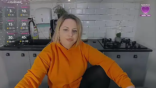 erikaerika's Live XXX Chat