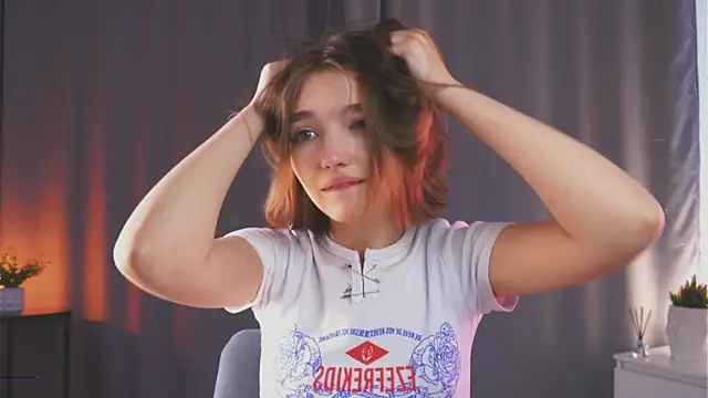 Leyla_crsh 现场XXX聊天