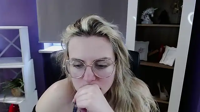 Zoey_Erotic Live XXX-chat