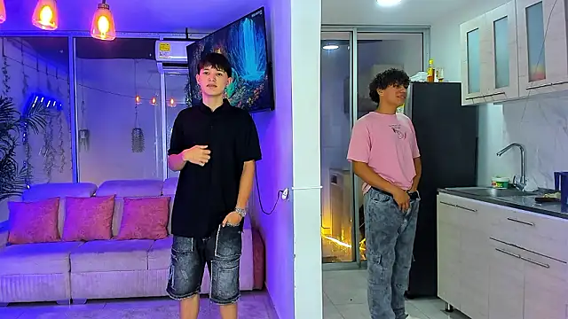 Pokazy przed kamerką – Houseofwarrios